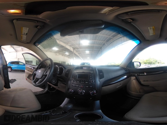 2012 Kia Sorento LX z VIN 5XYKT4A6XCG218424, wystawiony jako IAAI lot #42351646 z przebiegiem 185 016 mil mil oraz . Historia ofert i sprzedaży dostępna na DreamBid. Obrazek 18.