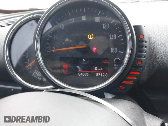 2017 MINI Clubman Cooper with VIN WMWLN5C51H2E32647, listed as a IAAI auction lot 41533300 with 84,666 mi miles and . Bid and sale history available at DreamBid. Image 7.
