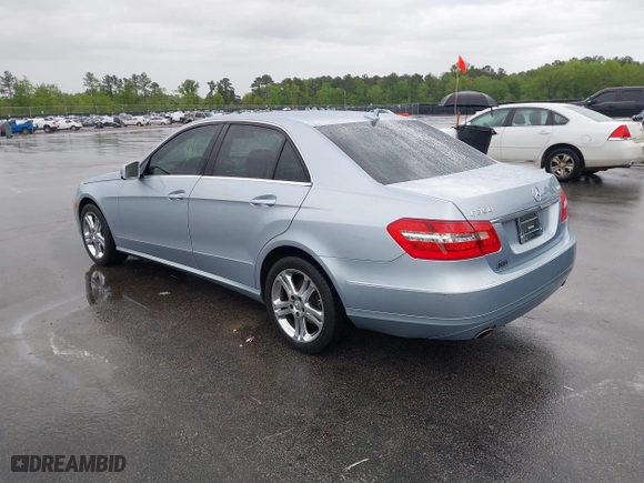 2013 Mercedes-Benz E-Class E 350 Luxury with VIN WDDHF8JB9DA663167, listed as a IAAI auction lot 41985122 with 131,025 mi miles. Bid and sale history available at carsss.com. Image 3.