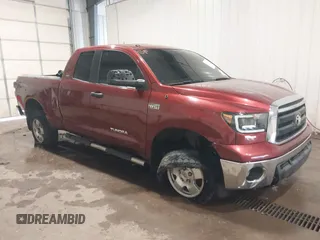 2010 Toyota Tundra z VIN 5TFUW5F1XAX144077, wystawiony jako IAAI lot #40135939 z przebiegiem 152 828 mil mil oraz . Historia ofert i sprzedaży dostępna na DreamBid. Obrazek 1.