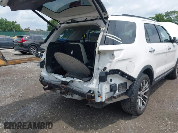 2017 Ford Explorer Platinum z VIN 1FM5K8HT9HGD01300, wystawiony jako IAAI lot #42628364 z przebiegiem 107 191 mil mil oraz . Historia ofert i sprzedaży dostępna na DreamBid. Obrazek 18.