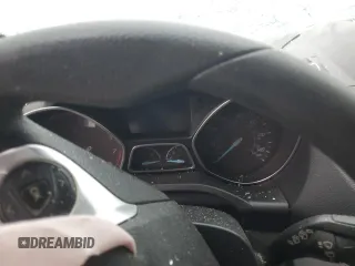 2016 Ford Escape SE z VIN 1FMCU9G93GUC68226, wystawiony jako Copart lot #56764355 z przebiegiem Nie podano mil oraz Szkoda całkowita • Salvage title. Historia ofert i sprzedaży dostępna na DreamBid. Obrazek 9.