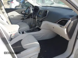 2021 Jeep Cherokee Altitude with VIN 1C4PJMLB6MD162634, listed as a IAAI auction lot 42102564 with 50,551 mi miles and . Bid and sale history available at DreamBid. Image 5.