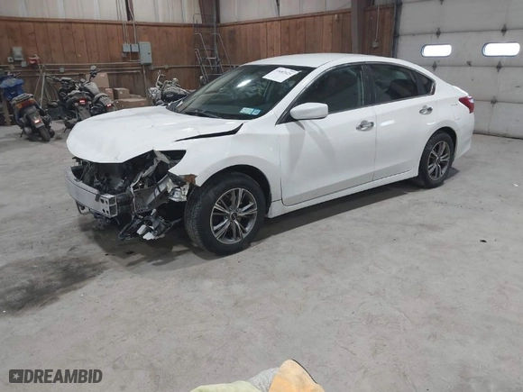2016 Nissan Altima 2.5 SR with VIN 1N4AL3AP4GN329666, listed as a IAAI auction lot 41687425 with 177,040 mi miles. Bid and sale history available at carsss.com. Image 2.