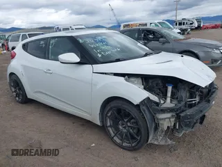 2014 Hyundai Veloster RE:FLEX с VIN KMHTC6AD5EU206631, выставлен на аукционе IAAI как лот 42139604 с пробегом 141 725 миль миль и . История ставок и продаж доступна на DreamBid. Изображение 1.