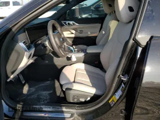 2023 BMW i4 eDrive40 z VIN WBY73AW07PFP07184, wystawiony jako Copart lot #42594723 z przebiegiem 1547 mil mil oraz . Historia ofert i sprzedaży dostępna na DreamBid. Obrazek 7.