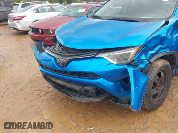 2017 Toyota RAV4 LE z VIN 2T3ZFREV4HW383558, wystawiony jako IAAI lot #42017533 z przebiegiem 113 172 mil mil oraz . Historia ofert i sprzedaży dostępna na DreamBid. Obrazek 6.
