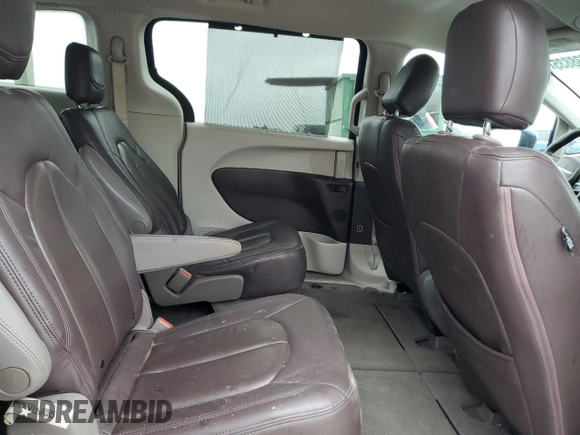 2019 Chrysler Pacifica Touring Plus z VIN 2C4RC1FG7KR700776, wystawiony jako Copart lot #55738835 z przebiegiem 113 502 mil mil oraz Szkoda całkowita • Salvage title. Historia ofert i sprzedaży dostępna na DreamBid. Obrazek 11.