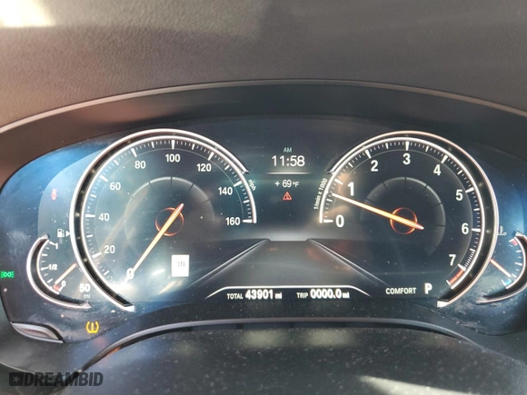 2018 BMW 6 Series 640i xDrive with VIN WBAJV6C57JBK07908, listed as a Copart auction lot 82685134 with 43,901 mi miles and Salvage Title. Bid and sale history available at carsss.com. Image 9.