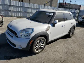 2016 MINI Countryman S with VIN WMWZC3C52GWT09061, listed as a Copart auction lot 41478915 with 133,461 mi miles and Clean Title. Bid and sale history available at DreamBid. Image 1.