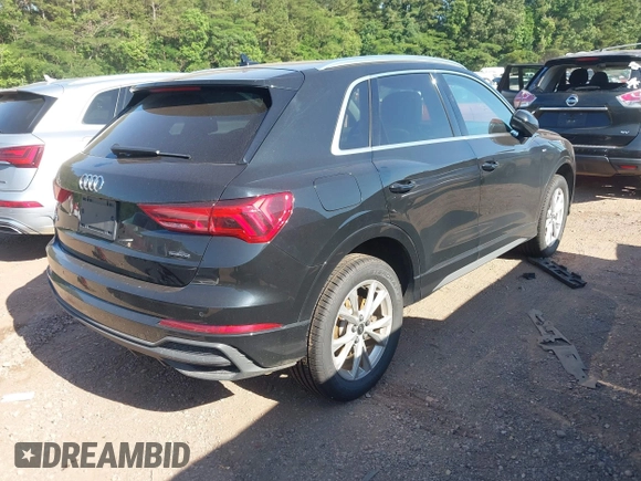 2024 Audi Q3 S line Premium z VIN WA1DECF35R1095131, wystawiony jako IAAI lot #42313681 z przebiegiem 31 510 mil mil oraz . Historia ofert i sprzedaży dostępna na DreamBid. Obrazek 4.