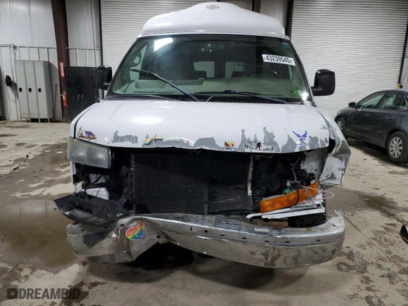 2005 GMC Savana Cargo Van YF7 Upfitter with VIN 1GDFG15T351212872, listed as a Copart auction lot 43239545 with 163,499 mi miles and Salvage Title. Bid and sale history available at carsss.com. Image 5.