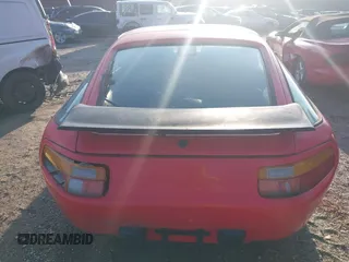 1989 Porsche 928 z VIN WP0JB0921KS860712, wystawiony jako IAAI lot #41497719 z przebiegiem Nie podano mil oraz . Historia ofert i sprzedaży dostępna na DreamBid. Obrazek 15.