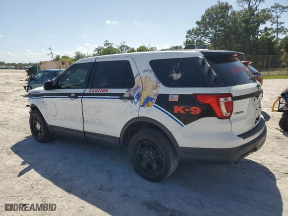 2018 Ford Police Interceptor Utility with VIN 1FM5K8AR9JGC42768, listed as a Copart auction lot 46353975 with 77,999 mi miles and Salvage Title. Bid and sale history available at carsss.com. Image 2.