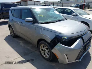 2024 Kia Soul LX with VIN KNDJ23AUXR7910390, listed as a IAAI auction lot 41879465 with 33,432 mi miles. Bid and sale history available at carsss.com. Image 1.