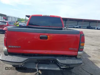 2001 GMC Sierra 1500 SLE with VIN 2GTEC19T811333343, listed as a IAAI auction lot 42364413 with 374,221 mi miles and . Bid and sale history available at DreamBid. Image 16.