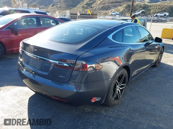 2017 Tesla Model S 100D z VIN 5YJSA1E20HF189557, wystawiony jako IAAI lot #41546084 z przebiegiem 253 218 mil mil oraz . Historia ofert i sprzedaży dostępna na DreamBid. Obrazek 4.