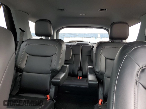 2024 Ford Explorer XLT with VIN 1FMSK8DH0RGA16880, listed as a Copart auction lot 43698245 with 5,783 mi miles and Clean Title. Bid and sale history available at carsss.com. Image 10.