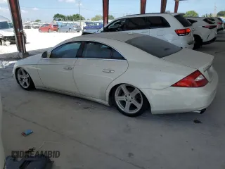 2007 Mercedes-Benz CLS-Class 5.5L with VIN WDDDJ72X47A109007, listed as a Copart auction lot 54342875 with 122,403 mi miles and Clean Title. Bid and sale history available at carsss.com. Image 2.