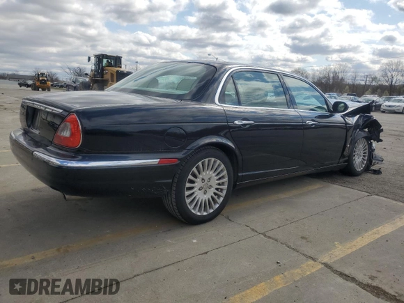 2007 Jaguar XJ Vanden Plas z VIN SAJWA82B67SH13461, wystawiony jako Copart lot #49654865 z przebiegiem 151 298 mil mil oraz Szkoda całkowita • Salvage title. Historia ofert i sprzedaży dostępna na DreamBid. Obrazek 3.