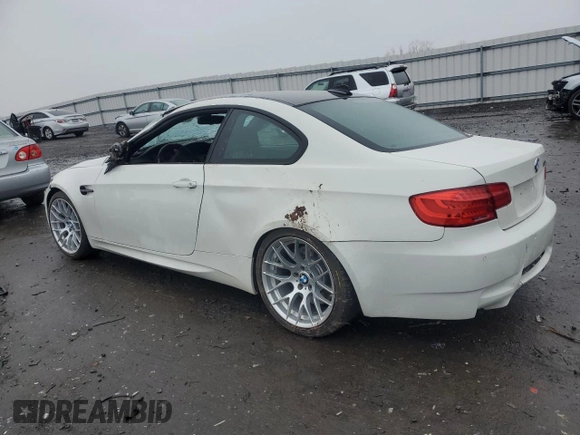 2013 BMW M3 z VIN WBSKG9C54DJ595279, wystawiony jako Copart lot #85358304 z przebiegiem Nie podano mil oraz Szkoda całkowita • Salvage title. Historia ofert i sprzedaży dostępna na DreamBid. Obrazek 2.