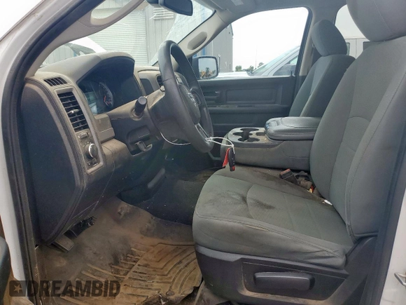 2020 Ram 1500 Tradesman z VIN 1C6RR6FT5LS147643, wystawiony jako Copart lot #60972105 z przebiegiem 211 743 mil mil oraz Czysty tytuł • Clean title. Historia ofert i sprzedaży dostępna na DreamBid. Obrazek 7.