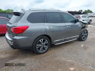 2020 Nissan Pathfinder Platinum z VIN 5N1DR2DM1LC585198, wystawiony jako IAAI lot #42451764 z przebiegiem 60 692 mil mil oraz . Historia ofert i sprzedaży dostępna na DreamBid. Obrazek 4.