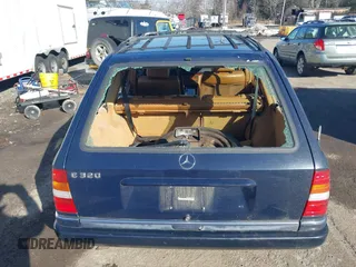 1995 Mercedes-Benz E with VIN WDBEA92E7SF310418, listed as a IAAI auction lot 41762503 with 206,153 mi miles and . Bid and sale history available at DreamBid. Image 13.