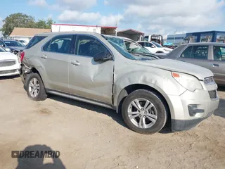 2013 Chevrolet Equinox LS z VIN 2GNALBEK7D1266215, wystawiony jako IAAI lot #42181283 z przebiegiem 153 590 mil mil oraz . Historia ofert i sprzedaży dostępna na DreamBid. Obrazek 1.