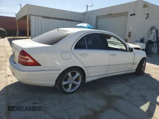 2005 Mercedes-Benz C with VIN WDBRF40J65F600840, listed as a Copart auction lot 52964845 with 206,094 mi miles and Salvage Title. Bid and sale history available at DreamBid. Image 3.