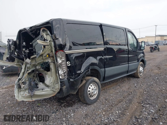 2022 Ford Transit z VIN 1FTYE2Y88NKA08465, wystawiony jako IAAI lot #42387552 z przebiegiem 90 951 mil mil oraz . Historia ofert i sprzedaży dostępna na DreamBid. Obrazek 4.