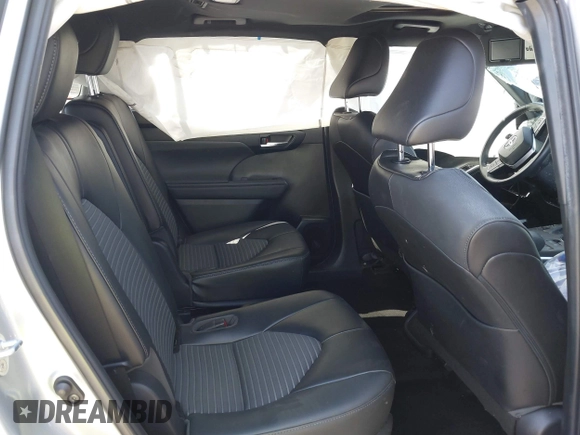 2022 Toyota Highlander XSE with VIN 5TDJZRAH8NS112035, listed as a IAAI auction lot 41840559 with 19,647 mi miles and . Bid and sale history available at DreamBid. Image 8.