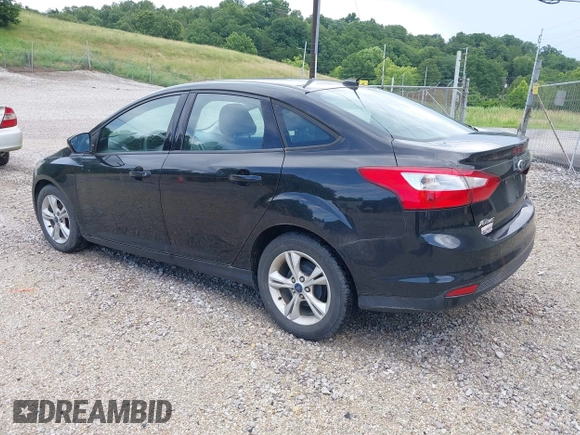 2013 Ford Focus SE z VIN 1FADP3F28DL232167, wystawiony jako IAAI lot #42551700 z przebiegiem 190 117 mil mil oraz . Historia ofert i sprzedaży dostępna na DreamBid. Obrazek 3.