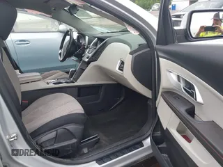 2013 Chevrolet Equinox LT z VIN 2GNALDEK9D6418865, wystawiony jako IAAI lot #42213982 z przebiegiem 116 619 mil mil oraz . Historia ofert i sprzedaży dostępna na DreamBid. Obrazek 5.