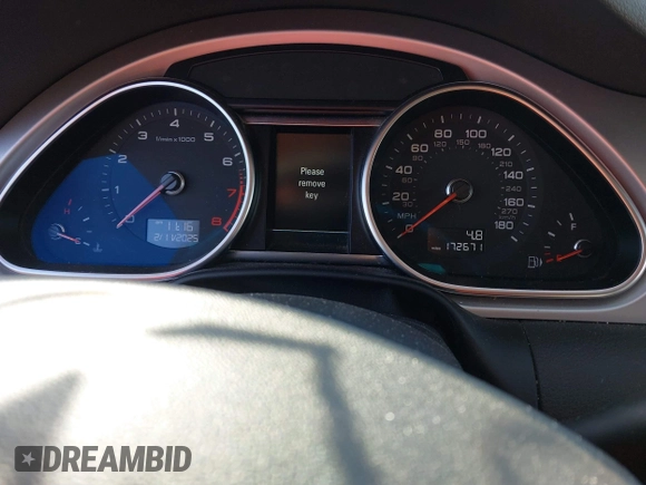 2014 Audi Q7 3.0T S line Prestige with VIN WA1DGAFE3ED010425, listed as a IAAI auction lot 41523192 with 172,671 mi miles. Bid and sale history available at carsss.com. Image 7.