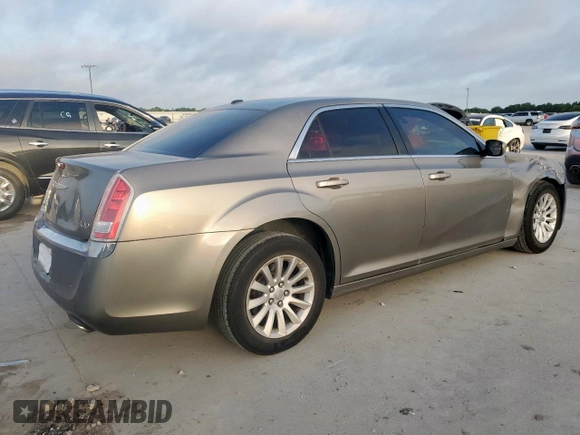 2014 Chrysler 300 z VIN 2C3CCAAG6EH175446, wystawiony jako Copart lot #59797265 z przebiegiem 119 765 mil mil oraz Szkoda całkowita • Salvage title. Historia ofert i sprzedaży dostępna na DreamBid. Obrazek 3.