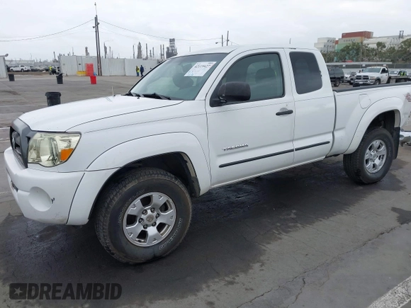 2005 Toyota Tacoma z VIN 5TEUU42N35Z060609, wystawiony jako IAAI lot #42119427 z przebiegiem 245 280 mil mil oraz . Historia ofert i sprzedaży dostępna na DreamBid. Obrazek 19.