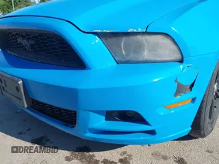 2014 Ford Mustang V6 с VIN 1ZVBP8AM0E5210769, выставлен на аукционе IAAI как лот 42537314 с пробегом 181 368 миль миль и . История ставок и продаж доступна на DreamBid. Изображение 18.