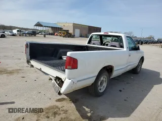 1996 GMC Sonoma with VIN 1GTCS144XT8504023, listed as a Copart auction lot 50996815 with 116,670 mi miles and Salvage Title. Bid and sale history available at carsss.com. Image 3.