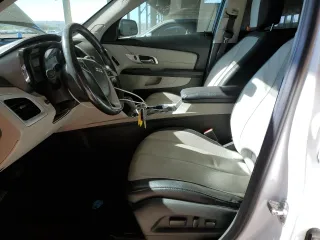 2017 GMC Terrain SLT z VIN 2GKFLPE36H6110300, wystawiony jako Copart lot #55050375 z przebiegiem 156 862 mil mil oraz Szkoda całkowita • Salvage title. Historia ofert i sprzedaży dostępna na DreamBid. Obrazek 7.