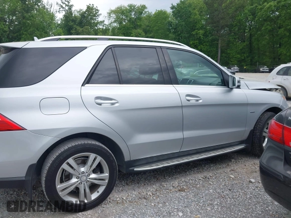 2012 Mercedes-Benz M with VIN 4JGDA5HB3CA018357, listed as a IAAI auction lot 42061006 with 130,116 mi miles. Bid and sale history available at carsss.com. Image 13.