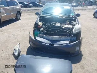2011 Toyota Prius I with VIN JTDKN3DUXB0302715, listed as a IAAI auction lot 41886764 with 194,703 mi miles. Bid and sale history available at carsss.com. Image 6.