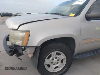 2008 Chevrolet Tahoe LS with VIN 1GNFC13C18R185820, listed as a IAAI auction lot 42662827 with 186,500 mi miles and . Bid and sale history available at DreamBid. Image 19.