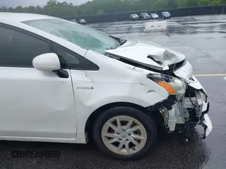 2014 Toyota Prius Two with VIN JTDZN3EU7E3307550, listed as a IAAI auction lot 42197085 with 268,616 mi miles and . Bid and sale history available at DreamBid. Image 17.