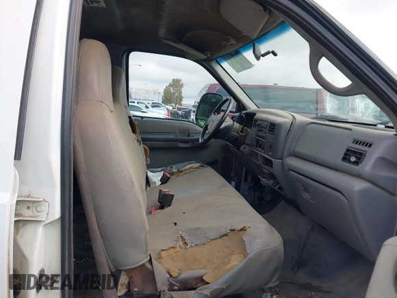1999 Ford F-350 with VIN 1FDSW34S7XEC82702, listed as a IAAI auction lot 40346052 with 142,159 mi miles and . Bid and sale history available at DreamBid. Image 5.