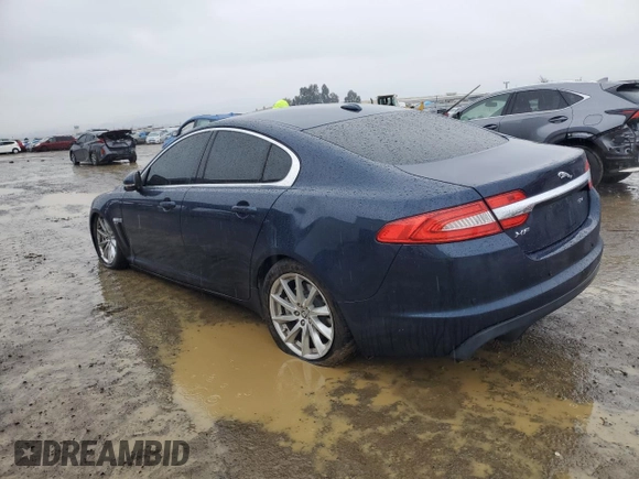2012 Jaguar XF z VIN SAJWA0FB3CLS49929, wystawiony jako Copart lot #43724565 z przebiegiem 103 457 mil mil oraz Szkody całkowita. Historia ofert i sprzedaży dostępna na DreamBid. Obrazek 2.
