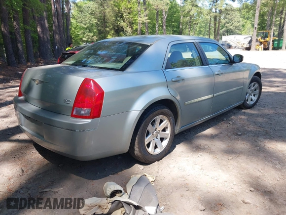 2006 Chrysler 300 Touring with VIN 2C3KA53G26H405362, listed as a IAAI auction lot 42158986 with 129,389 mi miles. Bid and sale history available at carsss.com. Image 4.