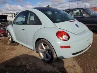 2010 Volkswagen New Beetle Coupe with VIN 3VWRW3AG9AM035084, listed as a Copart auction lot 72726034 with 86,024 mi miles and Clean Title. Bid and sale history available at carsss.com. Image 2.