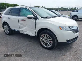 2013 Lincoln MKX with VIN 2LMDJ6JK4DBL01585, listed as a IAAI auction lot 41633669 with 98,334 mi miles. Bid and sale history available at carsss.com. Image 1.
