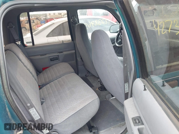 1994 Ford Explorer Eddie Bauer z VIN 1FMDU34X8RUE72074, wystawiony jako IAAI lot #42738965 z przebiegiem 87 431 mil mil oraz . Historia ofert i sprzedaży dostępna na DreamBid. Obrazek 8.